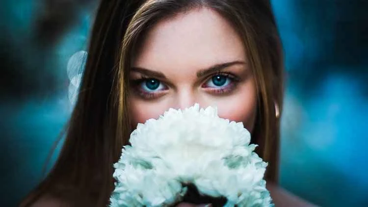 Do women with vaginal agenesis experience no early symptoms? Experts warn: Lower abdominal pain could be a precursor to vaginal malformation.