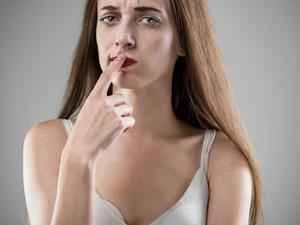 How do lonely women relieve their loneliness?