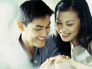 Does a man always keeping his phone on silent mean he's cheating?