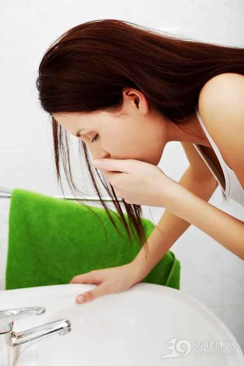 Young woman vomiting, sick, pregnant, pregnant woman_33007782_xxl